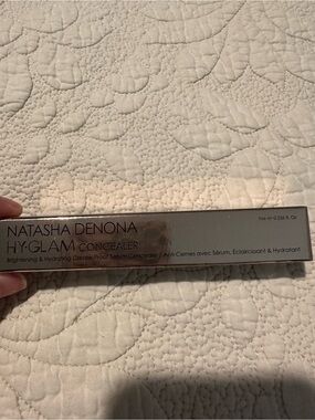 Natasha Denona HY-GLAM Concealer - Beige YP5 color